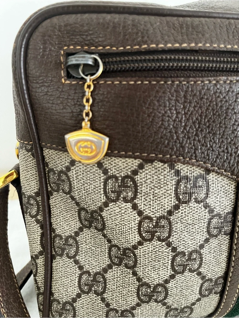 Vintage Gucci GG Supreme Sherry Line Crossbody Rare Collectible Late 1970’s - 80